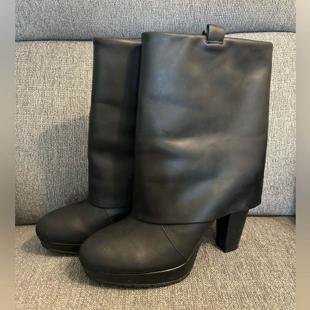 Gap Cuffed Black Leather Women's Boots size 10